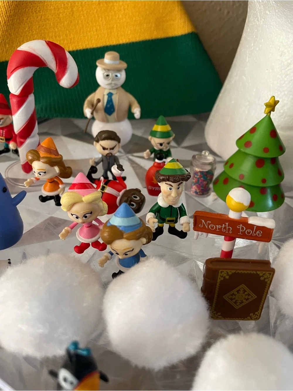Hanna Andersson 2 Elf Movie Knit Hats (L/XL-S/M)& Elf Advent Calendar Figures